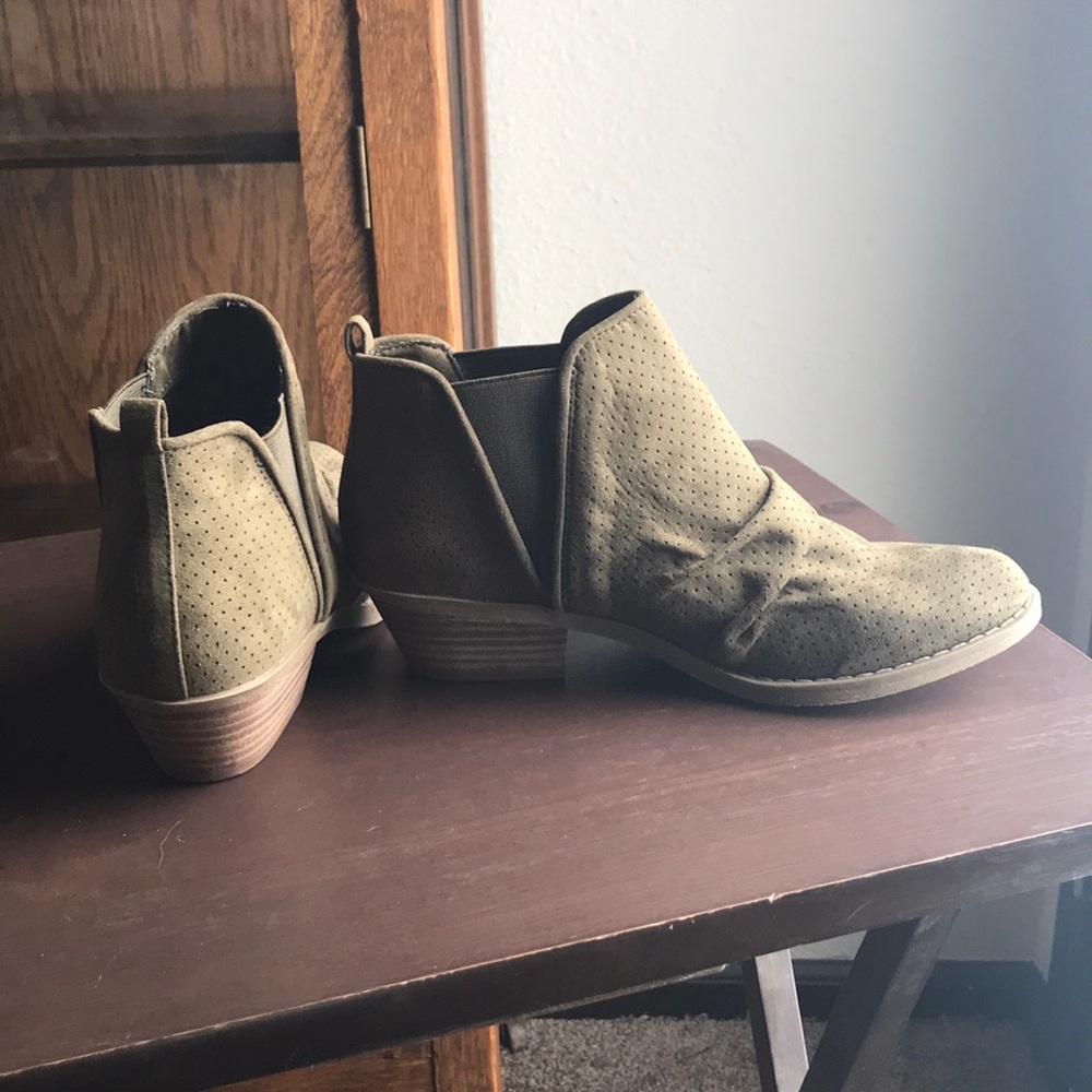 Ankle Boot - Picture 5 of 5